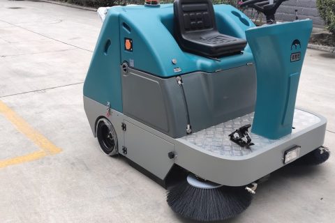 🚀【实测炸裂】扫地车：1小时狂扫5000㎡，电费只要3块大洋？！💰