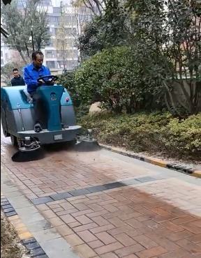 清晨雨：解锁国内十年清洁发展史，带您读懂扫地车等清洁设备变迁
