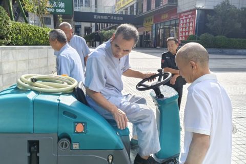 解放人力，提升效率：清晨雨洗地车引领清洁行业变革